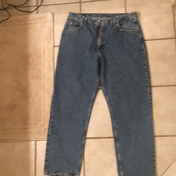 Men’s Wrangler Authentic Jeans, size 38 X 30 - Picture 4 of 7